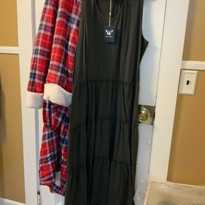 NWT WHITE MARK womans gray maxi dress. Size 2X.